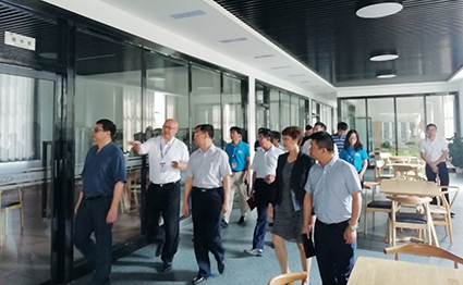 贛州市六大攻堅辦負責人劉建萍等領導一行臨江西憶源多媒體科技有限公司調(diào)研數(shù)字經(jīng)濟發(fā)展情況